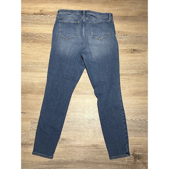 Torrid Sky High Skinny Jeans Women 14 Med Wash Distressed Button Fly Stretch EUC - Picture 9 of 13